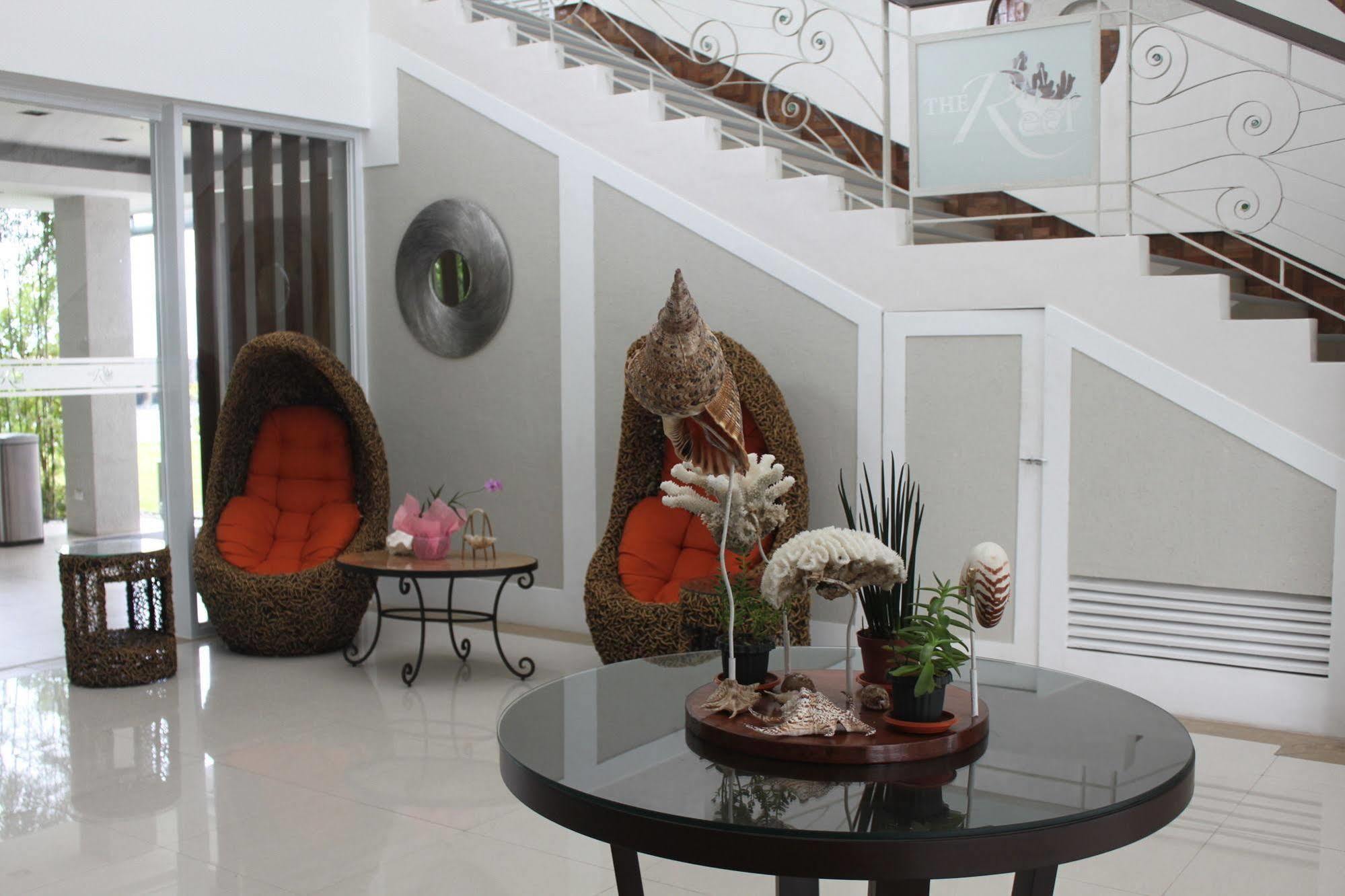 The Reef Hotel And Residences Olongapo Exterior photo